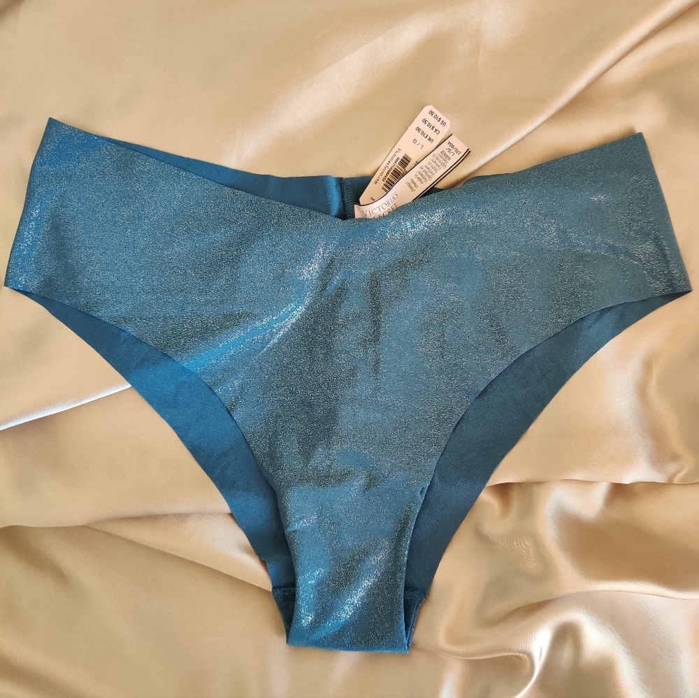 NWT Victoria’s Secret Cheeky Panty